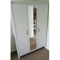 IKEA BRUSALI Wardrobe with 3 doors, white, 131x190 cm, Excellent condition