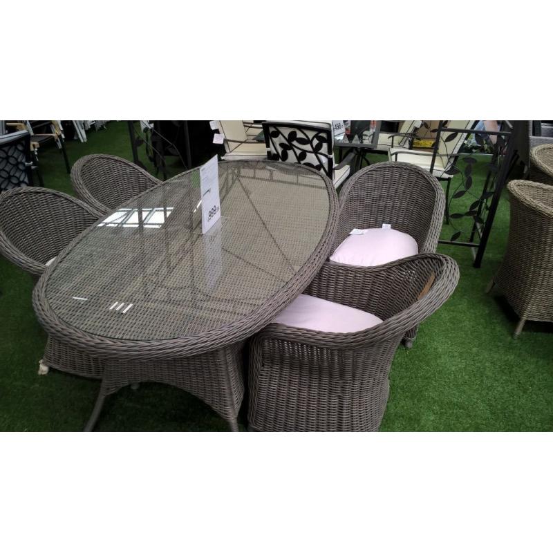 Rattan 6 Seater Oval Dining Set - Brand New Boxed