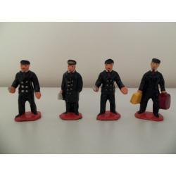 Hornby O Gauge Station Staff x 4