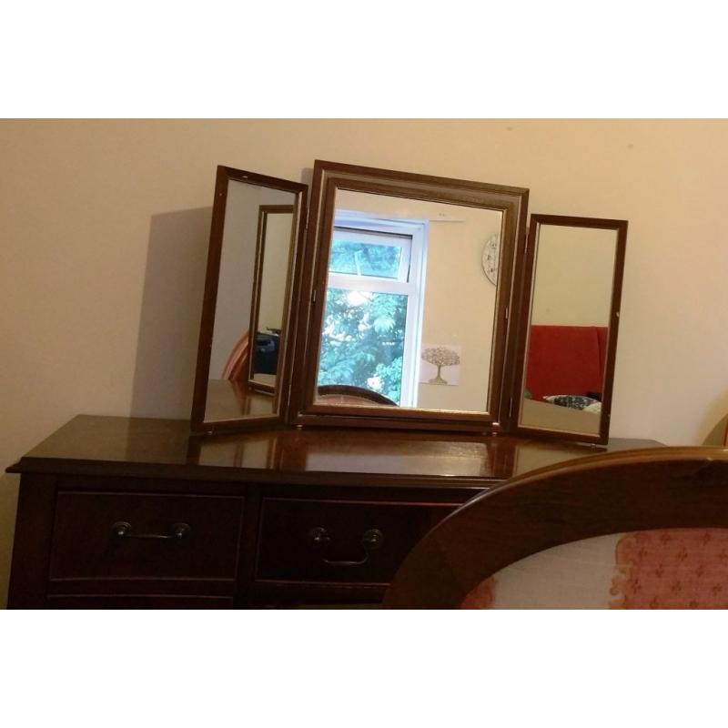 Dressing table with drawers and three sided mirror. Excellent condition.