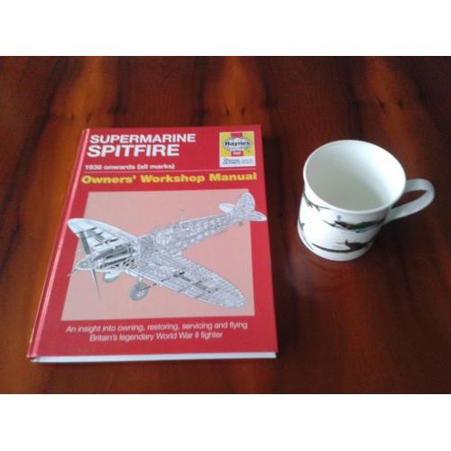 Haynes Spitfire Book and Leonardo Collection World War Classic Planes Mug