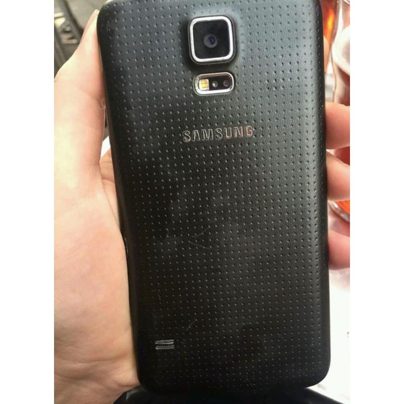 Samsung s5 in black