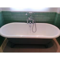 Cast iron bathtub, 170 x 80cm , MUST GO, excellent conditions. Gorgeous