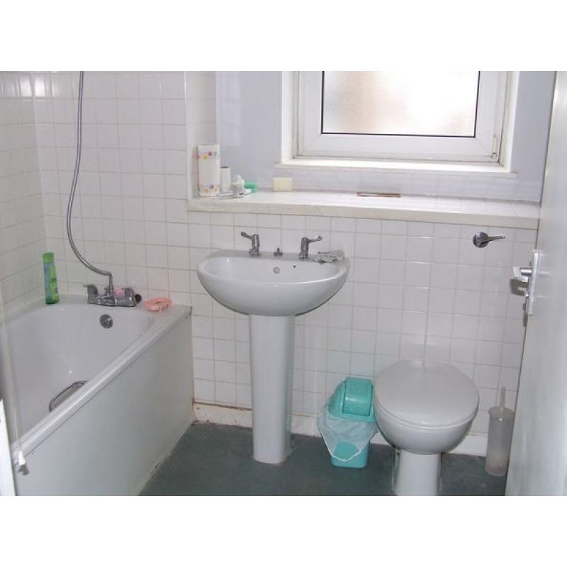 Victoria Park Bethnal Green Underground Twin Room All Bills Included Available Now