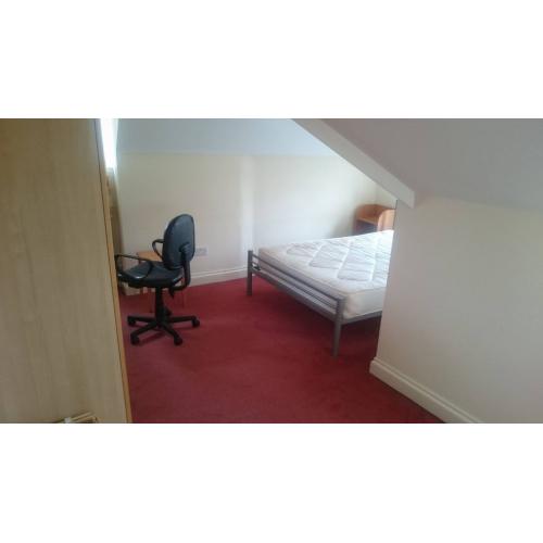 !! Double room !! for couple or 1 person Golders Green tube station