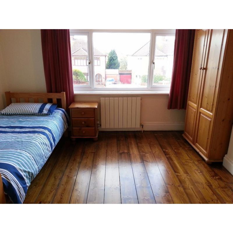 Large double room - bills included ,no contract. Short term available.