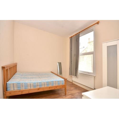 Great Value Student Accommodation? With Free WiFi & All Bills Included?? Near University