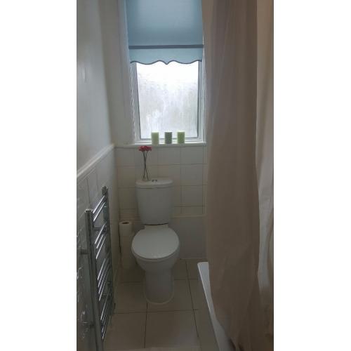 Small double room in Tooting. All bills included.