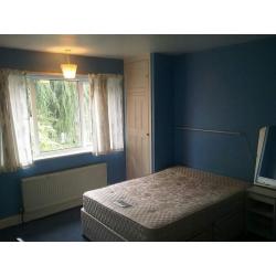 Specious big double room to let, all inclusive
