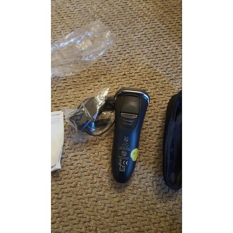 Philips aqua touch range AT 796 wet&dry electric shaver
