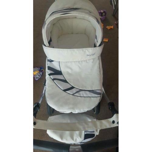 Baby style lux 3 in 1 pram