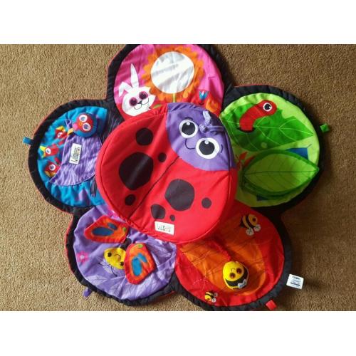 Baby tummy time playmat