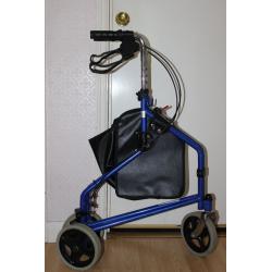 Rollator / tri walker