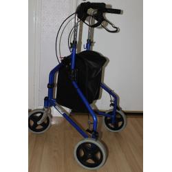 Rollator / tri walker