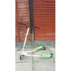 Large kids scooter in good condition