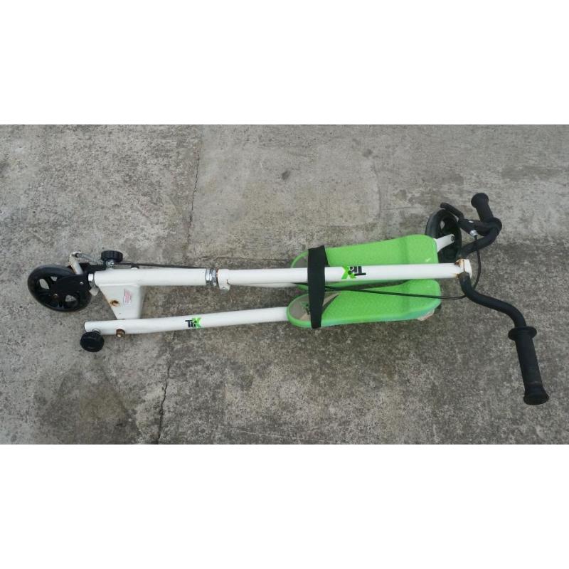 Large kids scooter in good condition