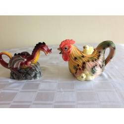 2 teapots