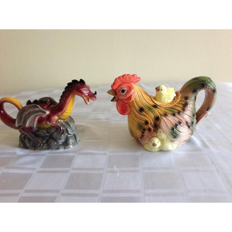 2 teapots