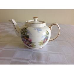 2 teapots