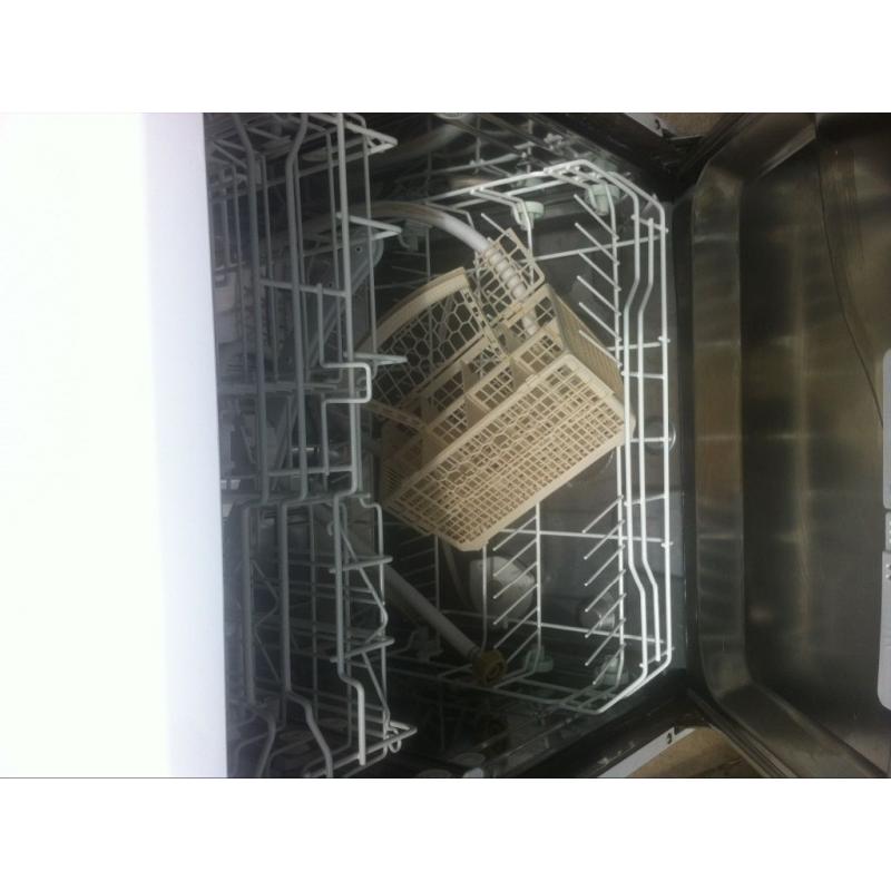 Swan dishwasher full size good condition