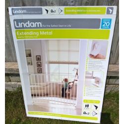 Lindam extending metal stair gate, wall fix