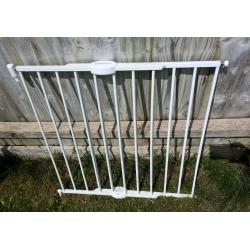 Lindam extending metal stair gate, wall fix