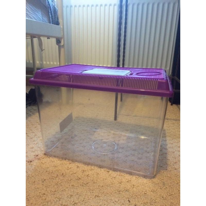 Plastic fish tank