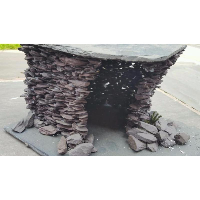 Slate house for fish tank