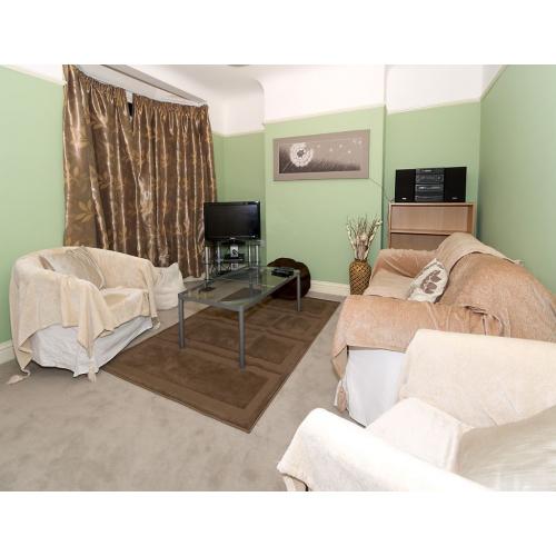 Beautiful double room *Available NOW* NW2 7SR