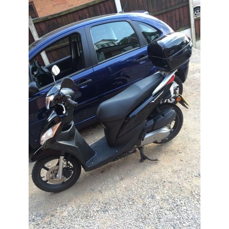 Black Honda Vision 50 / 50cc Moped / 2013