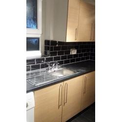 SPECIOUS DOUBLE ROOM FOR A SINGLE PERSON NEAR UPTON PARK STATION ALL BILLS INCLUSIVE