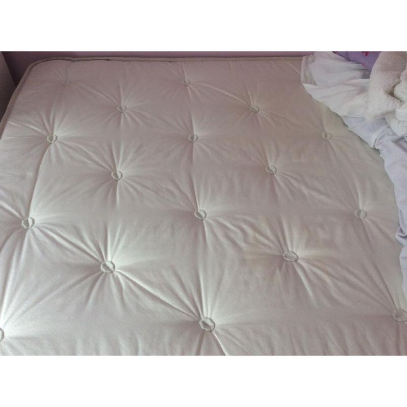 Divan double bed including Silentnight Ortho mattress and cushioned headboard