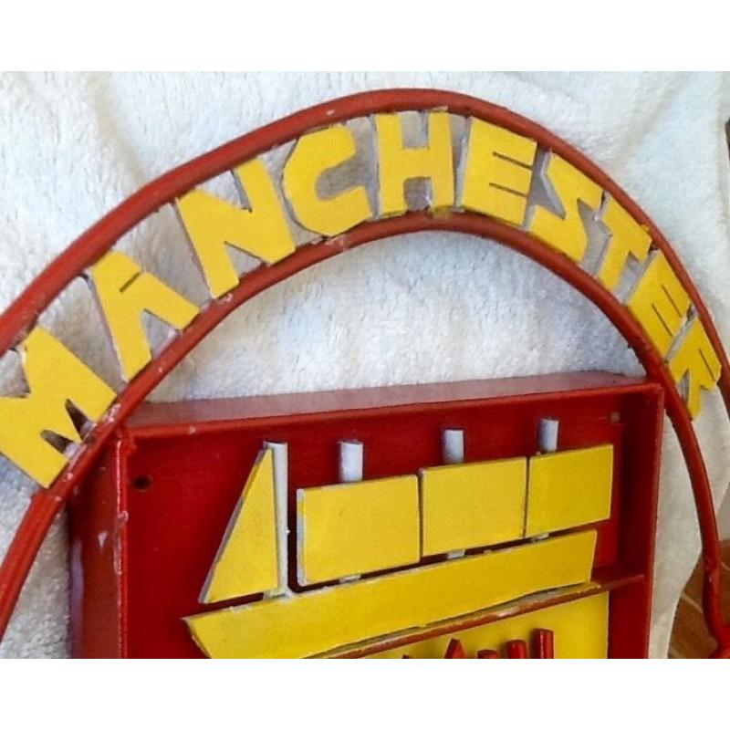 Manchester United shield/badge - football memorabilia