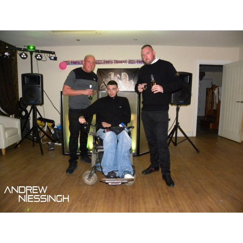 Andrew Niessingh - DJ Hire, Karaoke & Mobile Disco Service