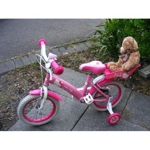 HELLO KITTY BIKE 14" WHEEL HARDLY USED great working order