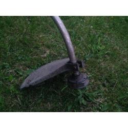 Petrol strimmer