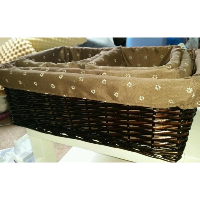 Set of 4 storage wicker baskets with covers