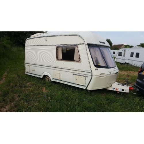* Delivery Available * LUNAR CLUBMAN 390/2 2 BERTH All Accessories Full Size Awning + Porch Awning
