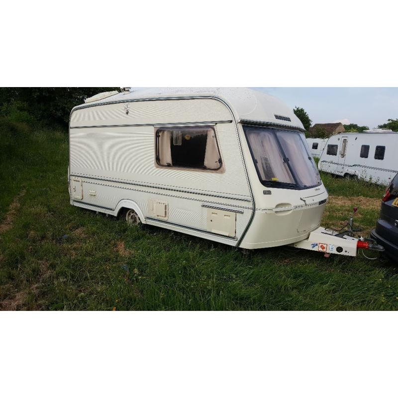 * Delivery Available * LUNAR CLUBMAN 390/2 2 BERTH All Accessories Full Size Awning + Porch Awning