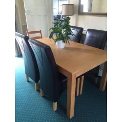 BARGIN!!! Oak extendable table and leather chairs!!!