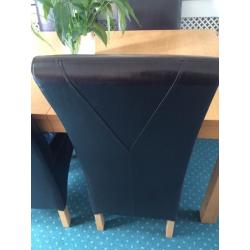 BARGIN!!! Oak extendable table and leather chairs!!!