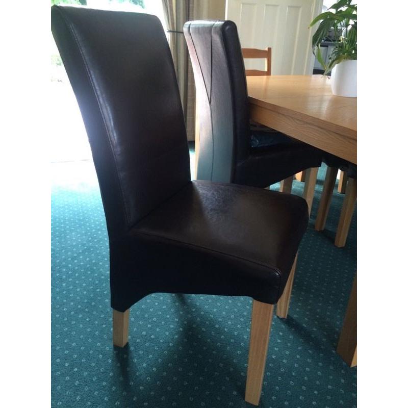 BARGIN!!! Oak extendable table and leather chairs!!!
