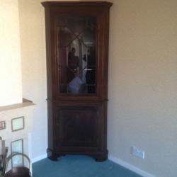 Gorgeous wood corner display storage unit. Ex cond