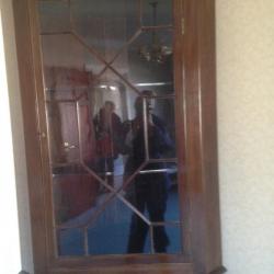Gorgeous wood corner display storage unit. Ex cond
