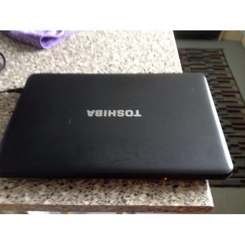 FOR SALE .. Satellite C850D-11K LAPTOP