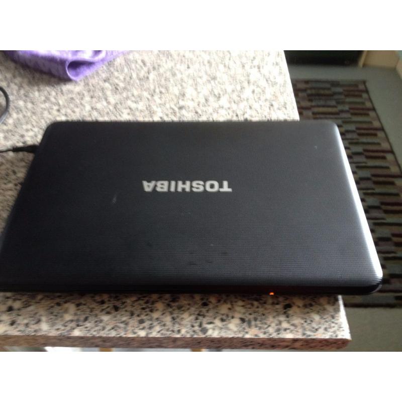 FOR SALE .. Satellite C850D-11K LAPTOP