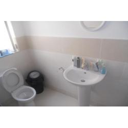 Ensuite Double Bedroom in Cholrton