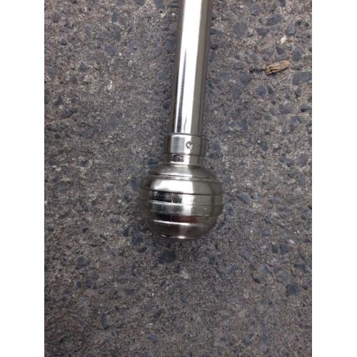 Extendable curtain pole