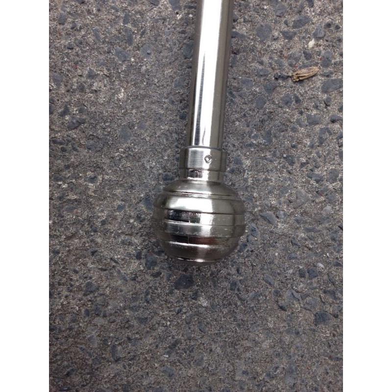 Extendable curtain pole