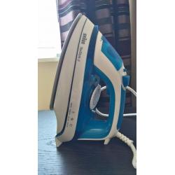 Iron Braun TexStyle 3 and Ironing Ioard Minky.